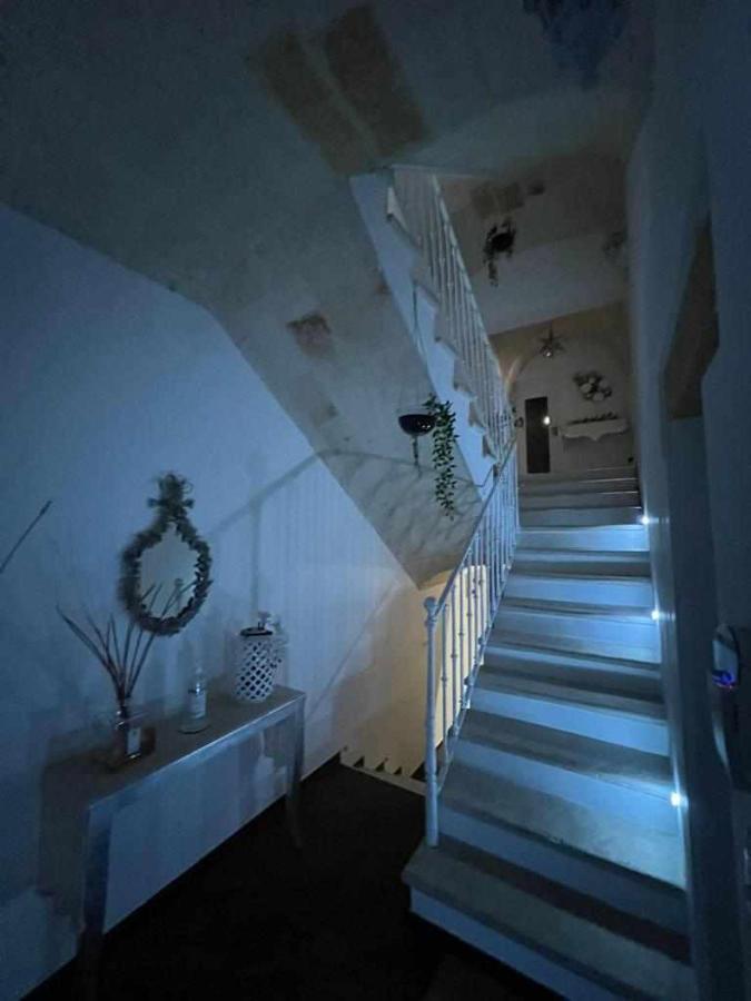 Al Centro Exclusive Apartment Brindisi Luaran gambar