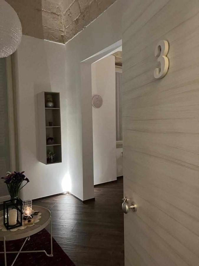 Al Centro Exclusive Apartment Brindisi Luaran gambar
