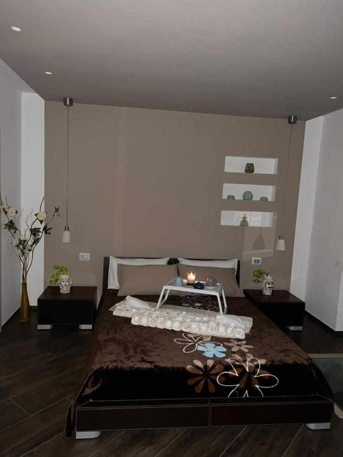 Al Centro Exclusive Apartment Brindisi Luaran gambar
