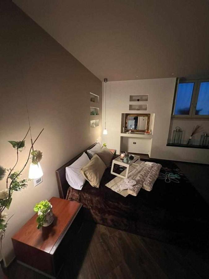 Al Centro Exclusive Apartment Brindisi Luaran gambar